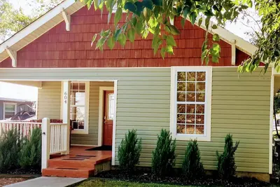 Image de Scenic City Bungalow à North Shore, Chattanooga, Tn. Près de tout!