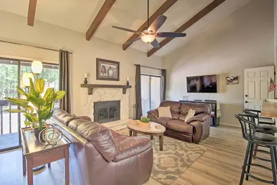 Image de Nouveau Pinetop Condo w / Deck-30 Minutes to Sunrise Ski