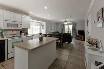 Image de Walk in Condo, piscine intérieure, à 3 km de la Sdc, enfants gratuits à la Ddc en mai