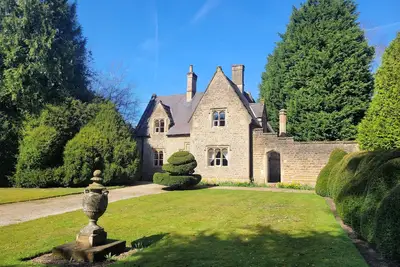 Image de Gardeners Cottage dans les motifs de Newstead Abbey- la maison du poète Lord Byron
