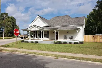 Image de Cottage sur le Boulevard (3 Bds, 6-8 pers)