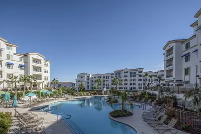 Image de \"Brand New\" un magnifique Condo 2 chambres à la station de Cays