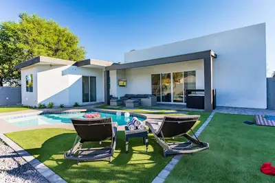 Image de Maison neuve haut de gamme à Scottsdale avec piscine chauffée