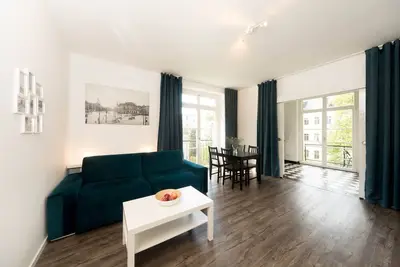 Image de Le Home Ii: 2-room loft w/ balcony+parking. Quiete, bright!