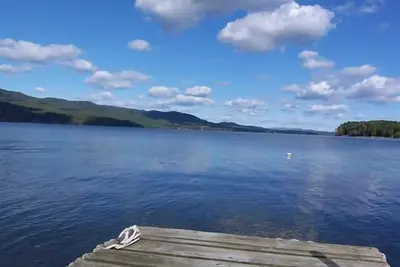 Image de À couper le souffle New Lake Champlain Beach, feuillage, romantique, ski et évasion de printemps!