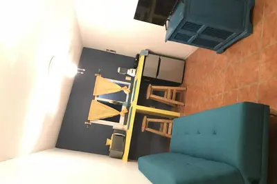 Image de Excellent petit appartement de charme à seulement 1/2 pâté de maisons de l'océan. .