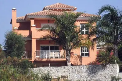 Image de Villa 4 chambres avec piscine privée, jardin. Golf, Mijas Costa Fuengirola et La Cala