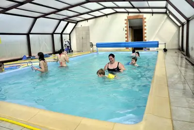 Image de Domaine des Gîtes au Soleil Levant : gîtes avec piscine couverte chauffée