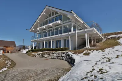 Image de Maison design pour se détendre dans le Vorarlberg jusqu'à 8 personnes (300 m²)