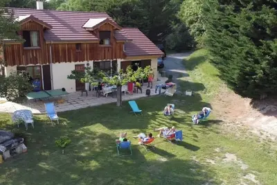 Image de Tres beau châlet au bord du lac de Serre Ponçon 10 personnes