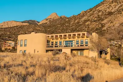 Image de Maison somptueusement rénovée avec des vues spectaculaires