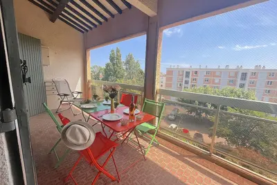 Image de Appartement 2 pièces avec mezzanine, terrasse et parking, à 500m de la plage - Fréjus