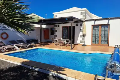 Image de \"Villa De la Paz\" avec Wi-Fi et piscine extérieure