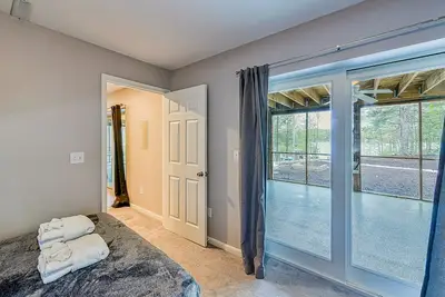 Image de Nouvelle Liste! Perfect Lake Getaway situé au centre avec quai, kayaks, salle de théâtre