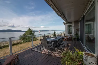 Image de Magnifique maison familiale au bord de l'eau à Powell River ~ Vues exceptionnelles!