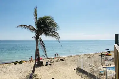 Image de Piscine Ts, océan, quai, tennis, plage de sable, cuisine complète, familial, barbecue