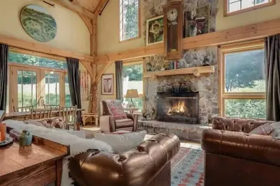 Image de Retraite de montagne pocono unique et rustique en acerage privé