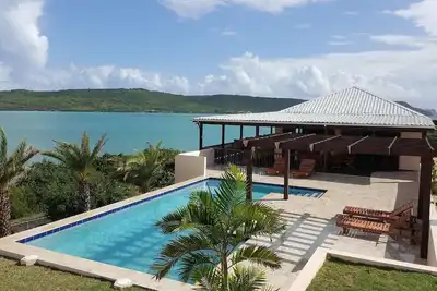 Image de Luxueuse villa de 4 chambres avec piscine ~ vue imprenable sur la mer et alizés rafraîchissants