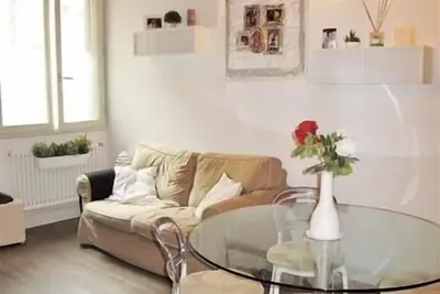 Image de Entre Ponte Vecchio et Piazza della Signoria, Belle historique Appartement, 2Br, 2Ba