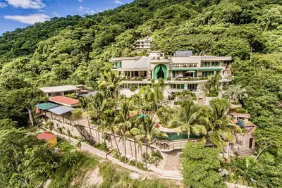 Image de Villa de luxe sur la plage à louer