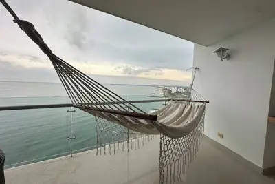 Image de Appartement en bord de mer, piscine, sauna, jacuzzis, gymnase. 5 min du centre historique