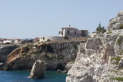 Image de Dimora Santa Lucia, maison lumineuse et confortable près de la mer