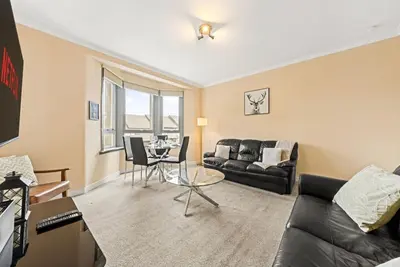 Image de Appartement Airy avec trois chambres à proximité du centre-ville