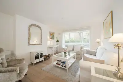 Image de Emplacement unique - appartement au rez-de-chaussée calme, propre, lumineux et spacieux