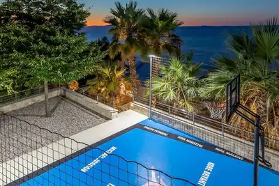 Image de Maison de vacances privée avec Wifi, bain à remous, piscine privée, climatisation, Tv, terrasse