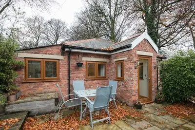 Image de Le Lodge By The Park - Situé dans le parc d'un ancien presbytère du XVIIIe siècle.