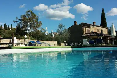 Image de Maison du XVIIe siècle avec piscine, Wi-Fi et climatisation