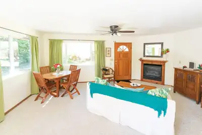 Image de Ama'u Lani Cottage à quelques minutes du village des volcans et du parc national des volcans d'Hawaï