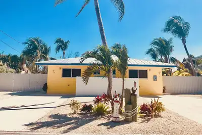 Image de CLÉ Du Canard, 2 chambres / 2 salles de bain, W / 90 'Dock privé, pas de frais d'entrepôt, Remorque de stockage