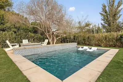 Image de Nouveau! Charmante maison entièrement rénovée dans le quartier central de Phoenix Melrose Historic