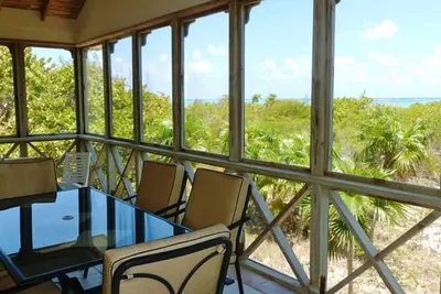 Image de Chill Out, vous détendre et renouer dans un chalet douce By The Beach