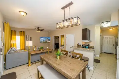 Image de Kmg \"Seminole Manor\" 4bd 3ba Home Proche Du Centre-Ville