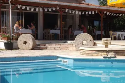 Image de Paradise Holiday Bungalows - Meilleur emplacement à côté du Cratos Beach Club