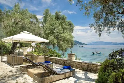 Image de Collection Prestige | Barbati | Villa Corfiot face à la plage et grande piscine privée