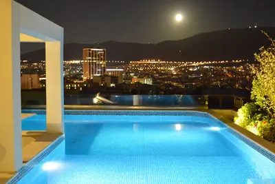 Image de Athènes Lycabettus Hill Penthouse, panorama jardin sur le toit privé et piscine