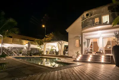 Image de Grande Villa 5 * avec piscine et piscinelle chauffées en hiver à St Gilles