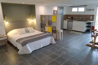 Image de Grand studio terrasse Carcassonne à proximité de la cité et du lac de Cavayere