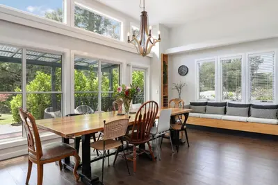 Image de Sofia-Rose House uniquement | Maison moderne avec la commodité d'être proche de la rue principale de Katoom