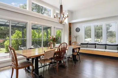 Image de Maison moderne avec la commodit�� d'être proche de la rue principale de Katoomba