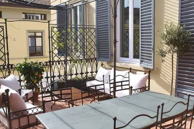 Appartement lumineux et élégant avec terrasse près de Ponte Vecchio