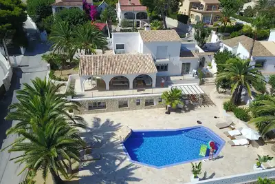Image de Magnifique villa de luxe en première ligne de mer à Moraira avec piscine privée