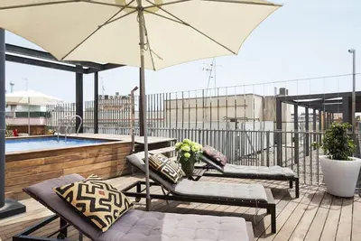 Image de Proche de la plage 3 chambres avec piscine et balcon - 8 personnes