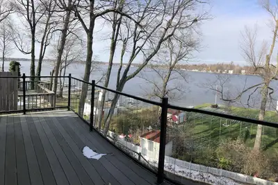Image de Belle maison Lakeview! 1 bloc de l'accès public, tous les sports Paw Paw Lake!