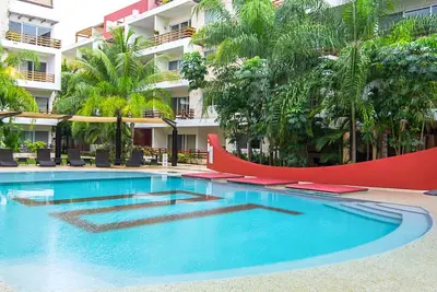 Image de 3 pâtés de maisons de plage, piscine, penthouse, Plus paradis privé sur le toit pour le soleil! étoiles!