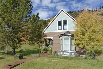 Image de Profitez d'un peu de détente dans ce cottage historique situé dans le meilleur quartier de la ville!