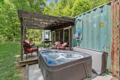 Image de ~ Conteneur d'expédition Tiny House, Riverside Hideout